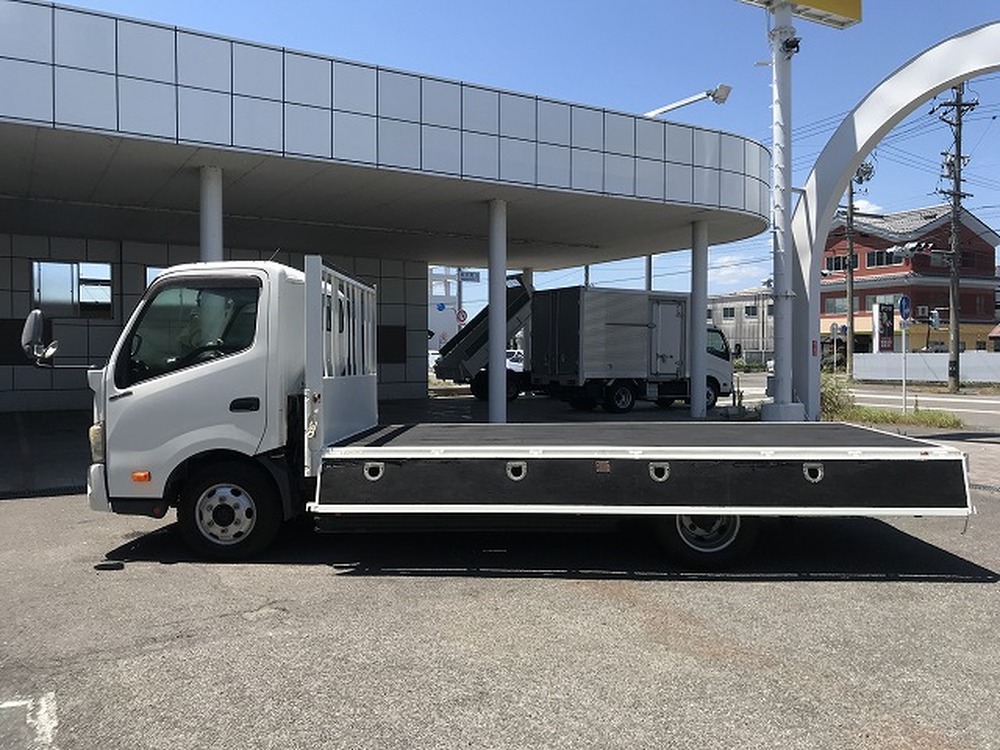 日野　デュトロ