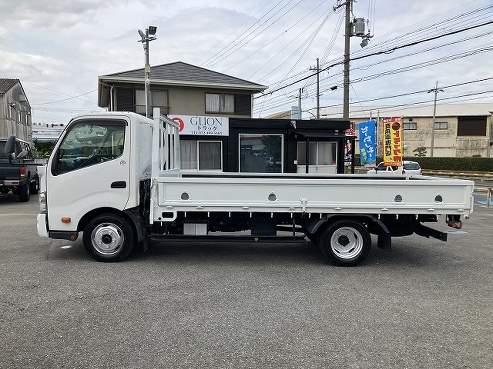 日野　デュトロ