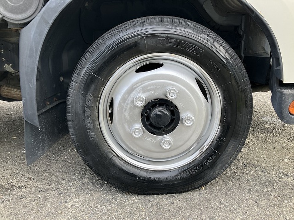 日野　デュトロ