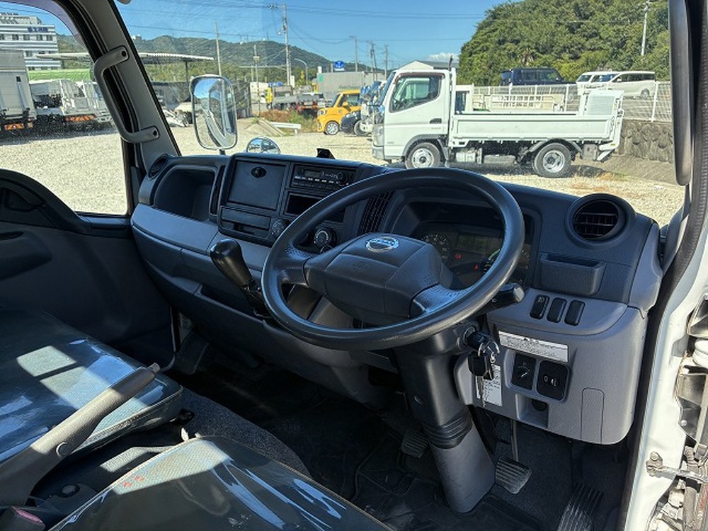 日産　アトラストラック