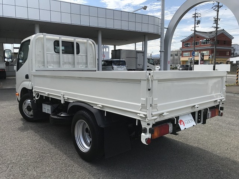 日野　デュトロ