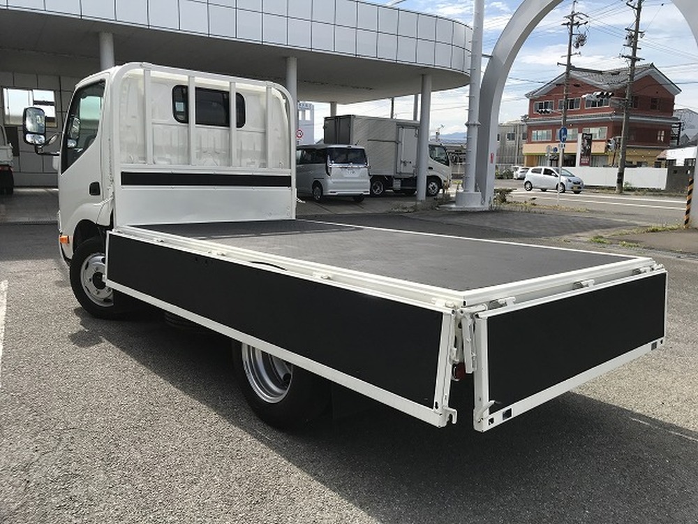 日野　デュトロ