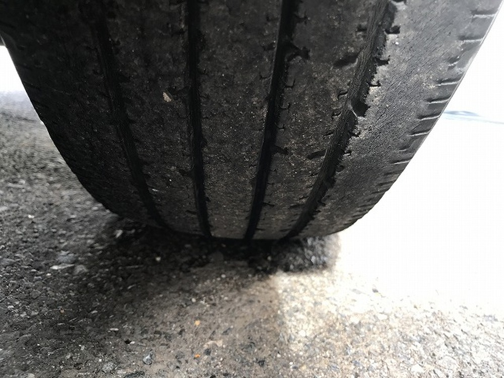 日野　デュトロ