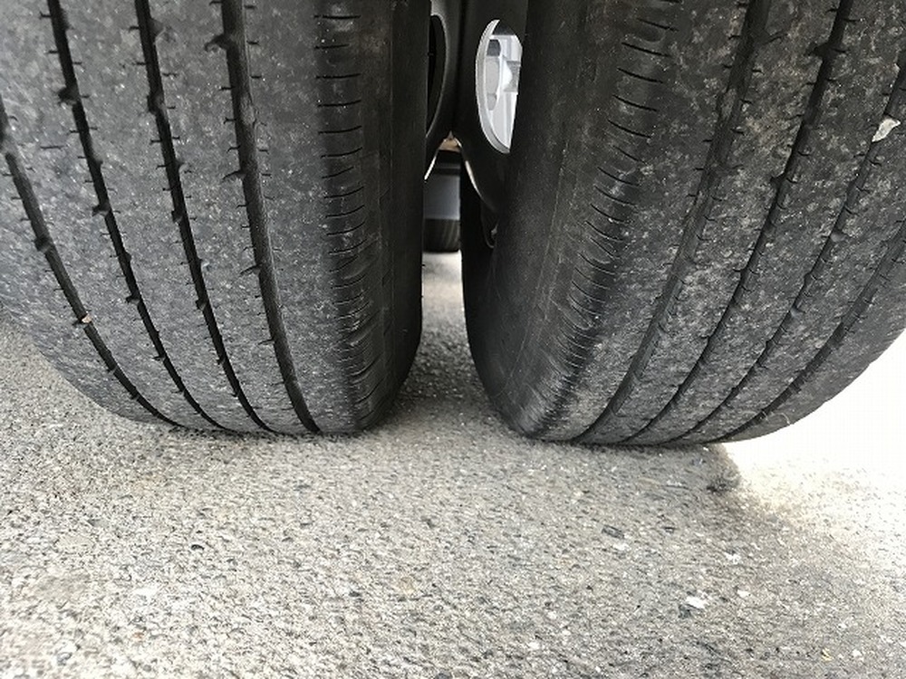 日野　デュトロ
