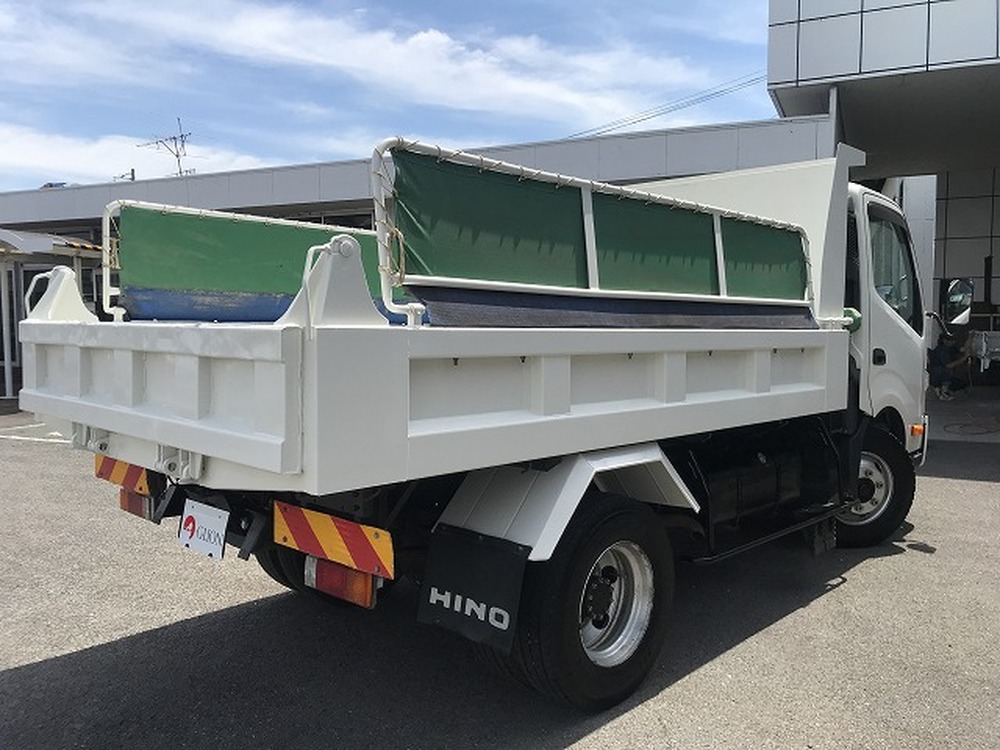 日野　デュトロ