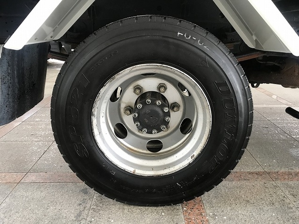 日野　デュトロ