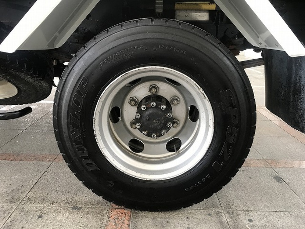 日野　デュトロ