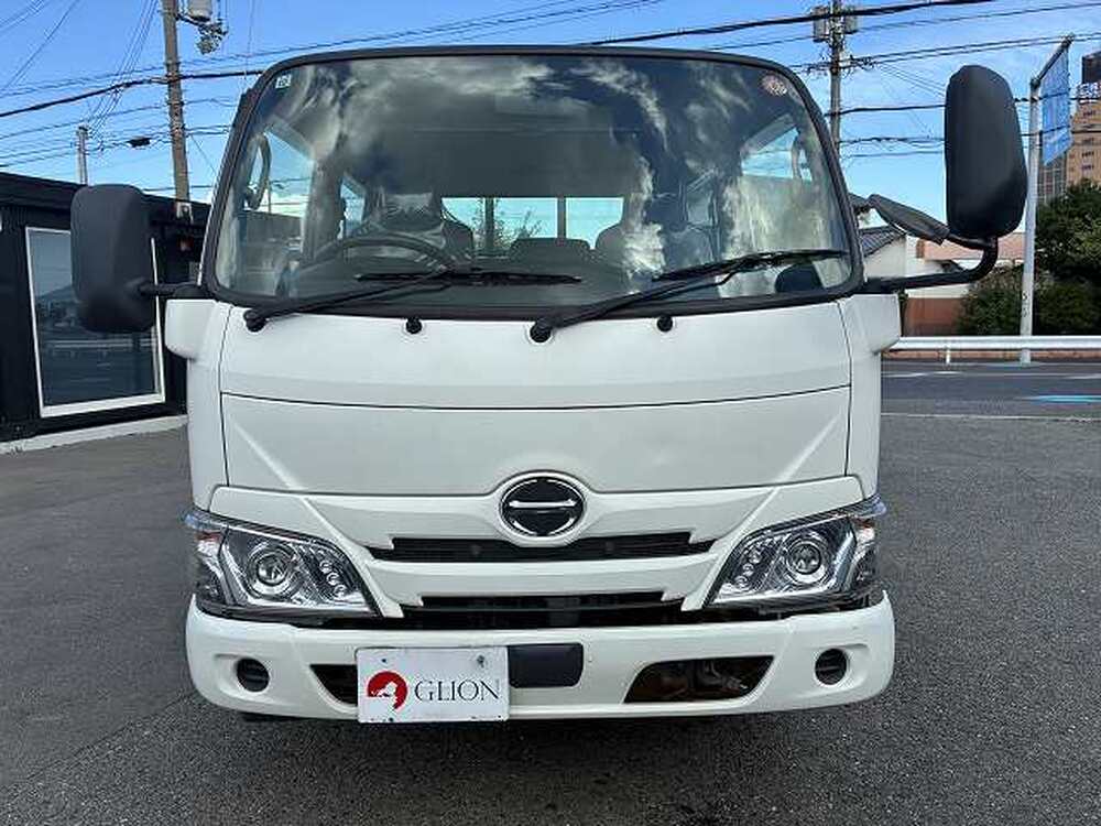 日野　デュトロ