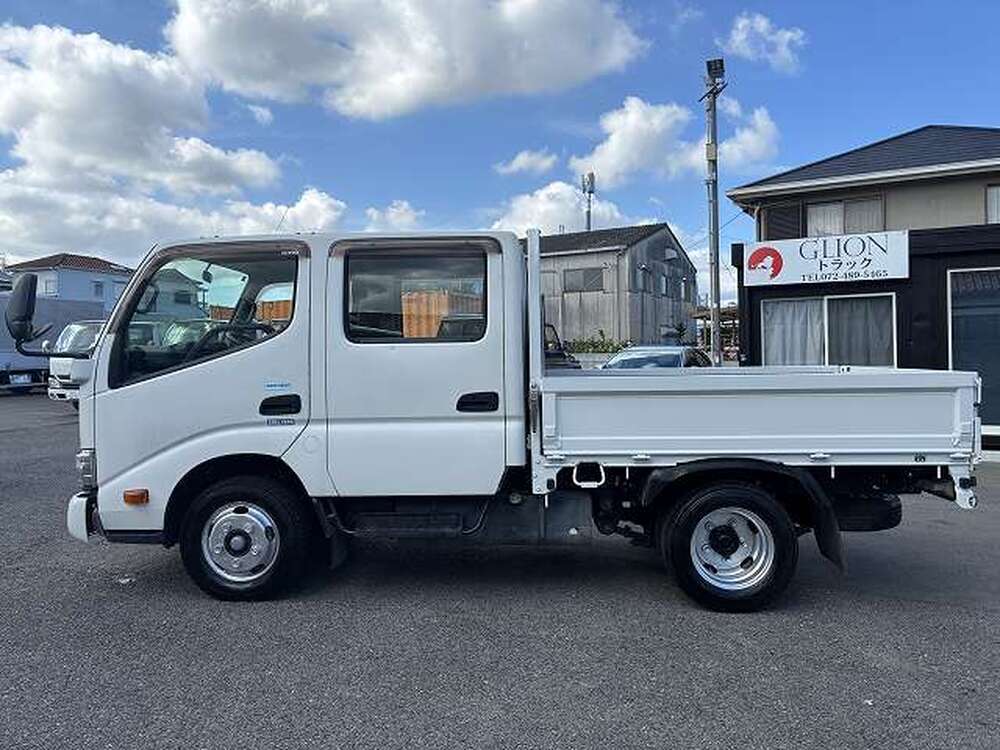 日野　デュトロ
