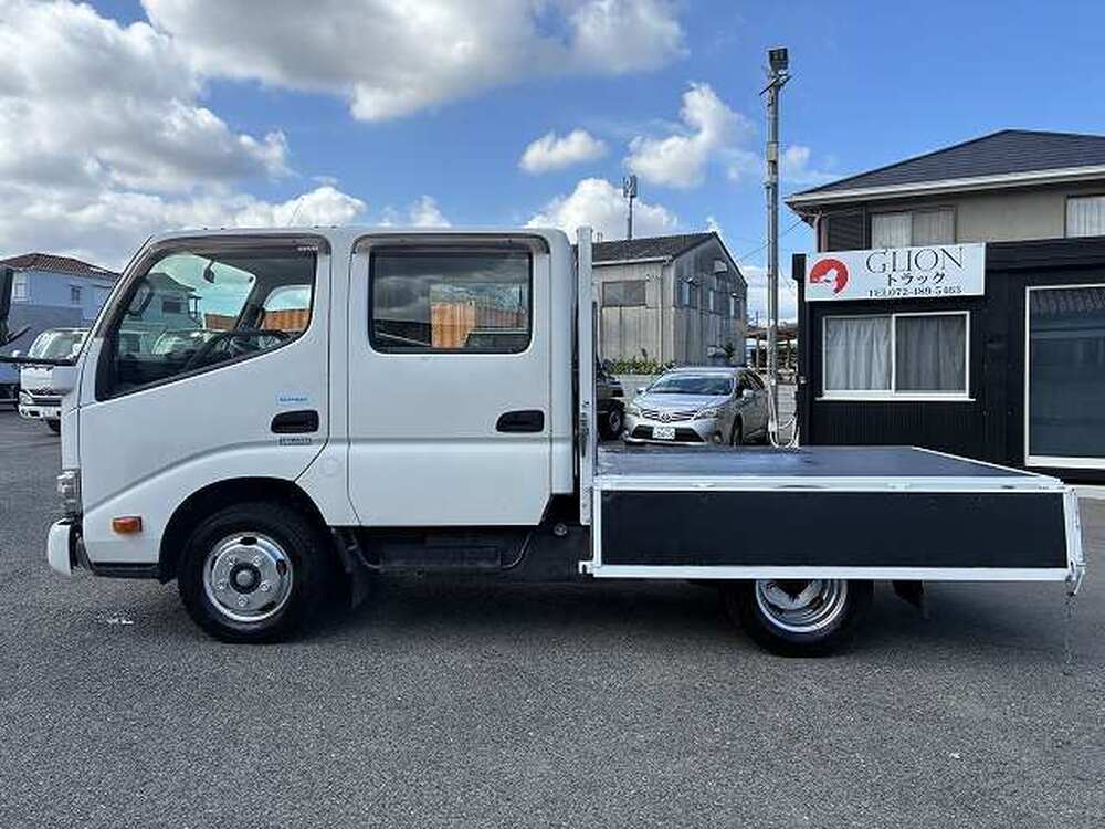 日野　デュトロ