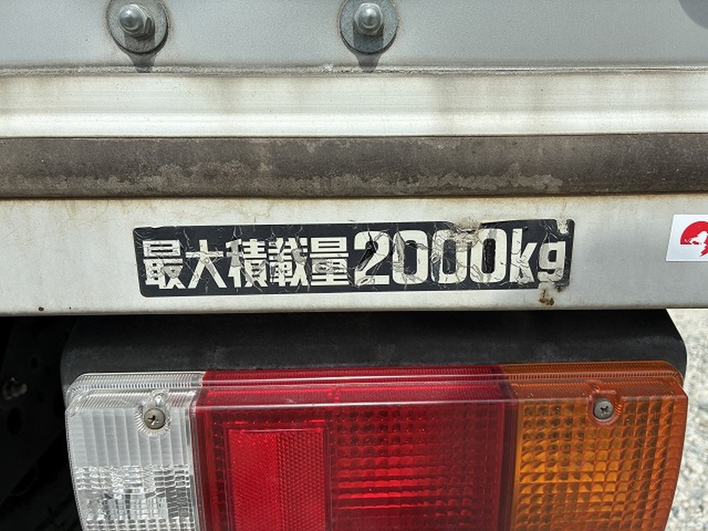 日野　デュトロ
