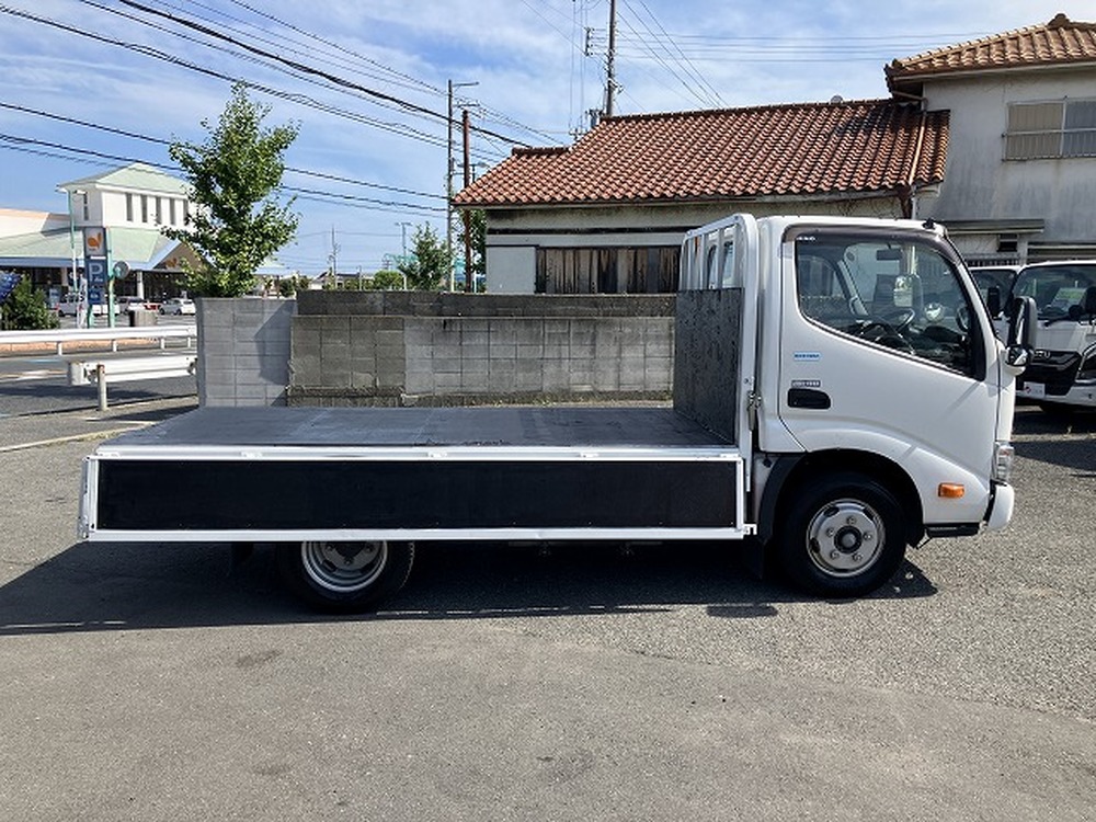 日野　デュトロ