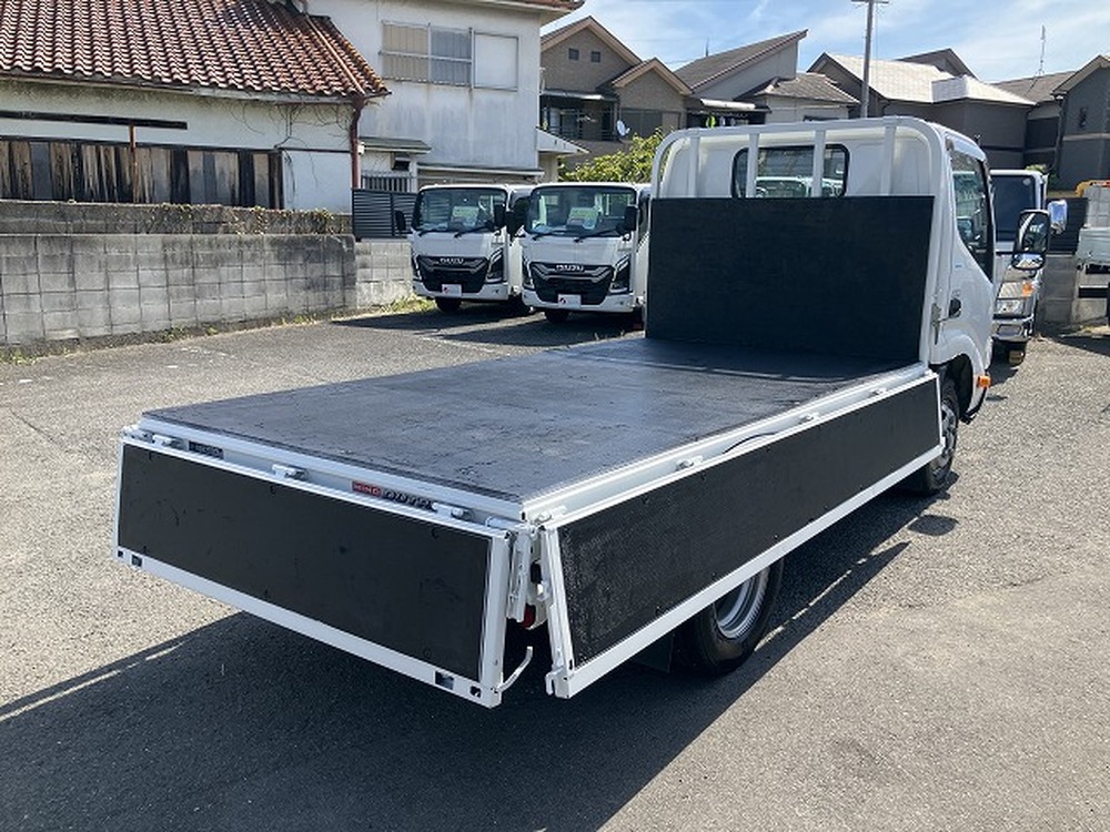 日野　デュトロ