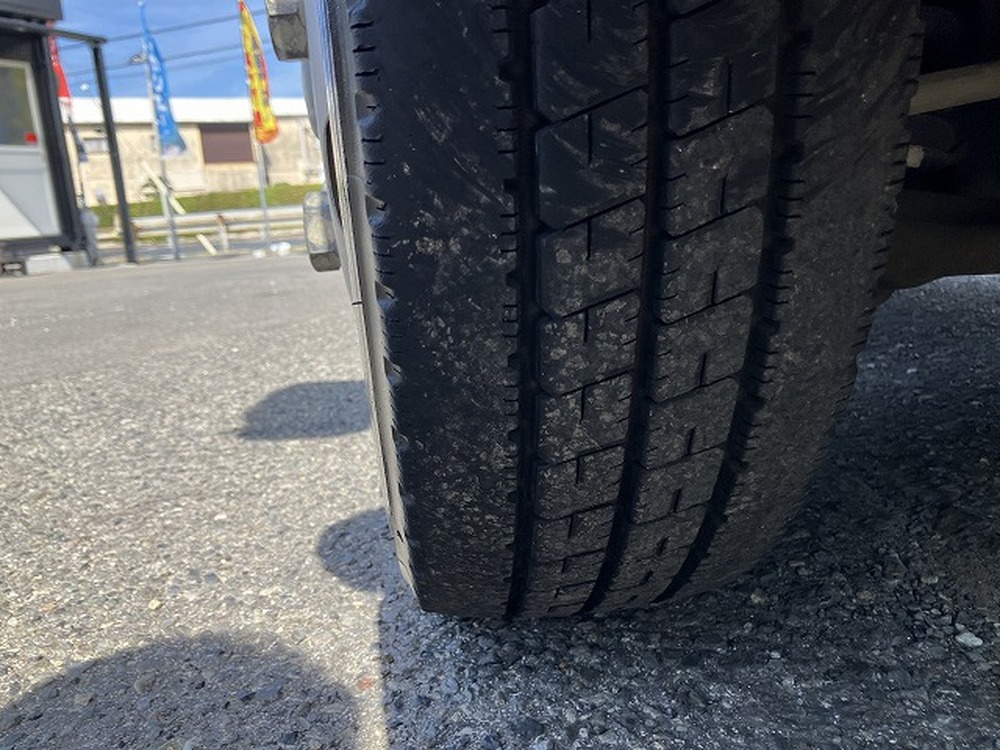 日野　デュトロ