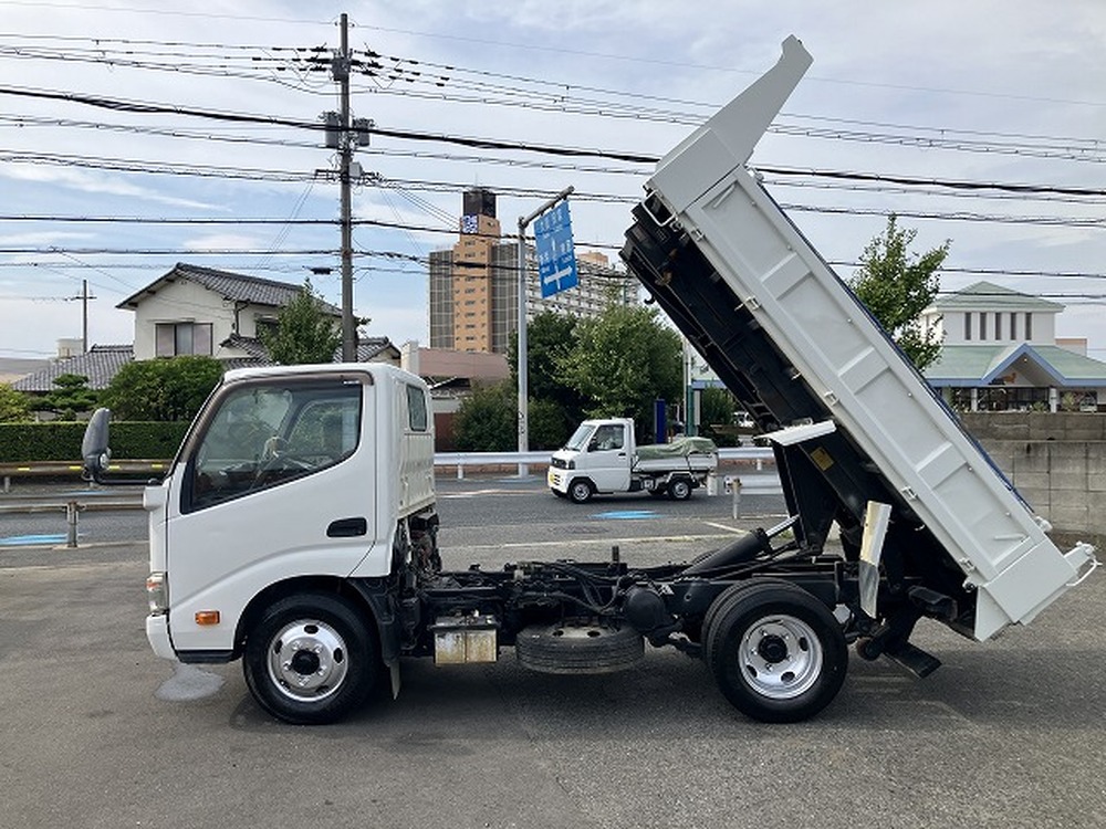 日野　デュトロ