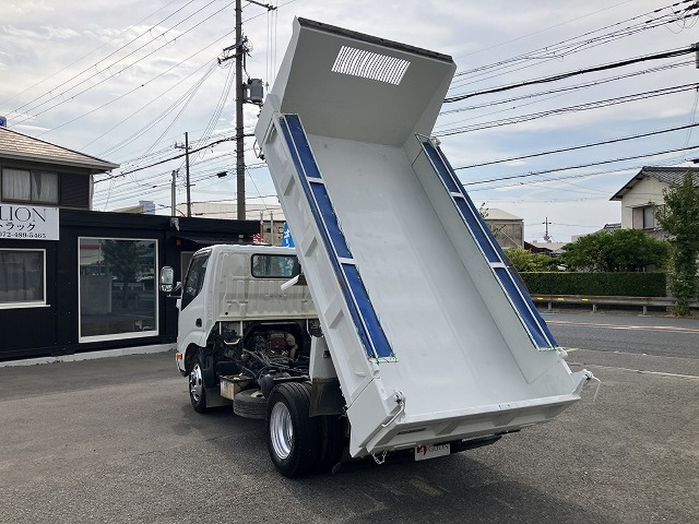 日野　デュトロ