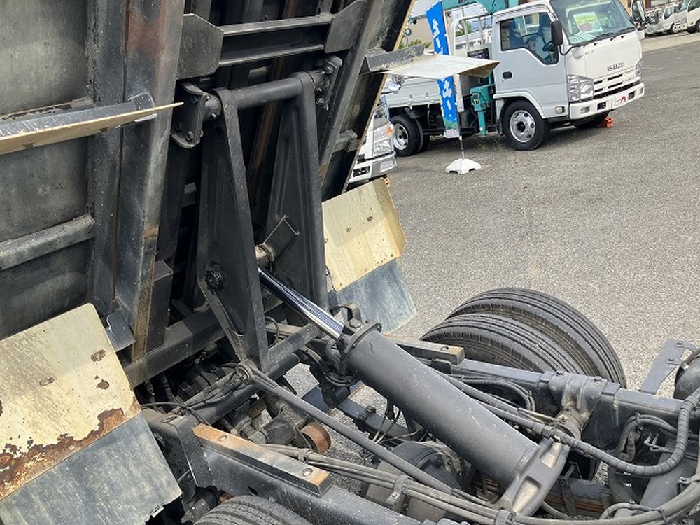 日野　デュトロ