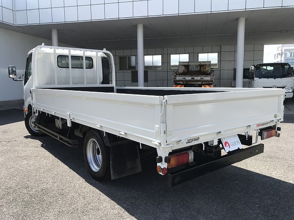 日野　デュトロ