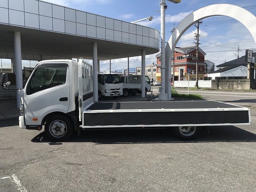 日野　デュトロ