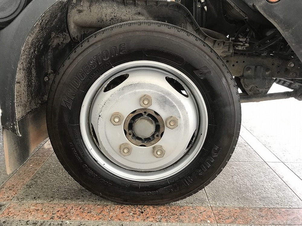 日野　デュトロ