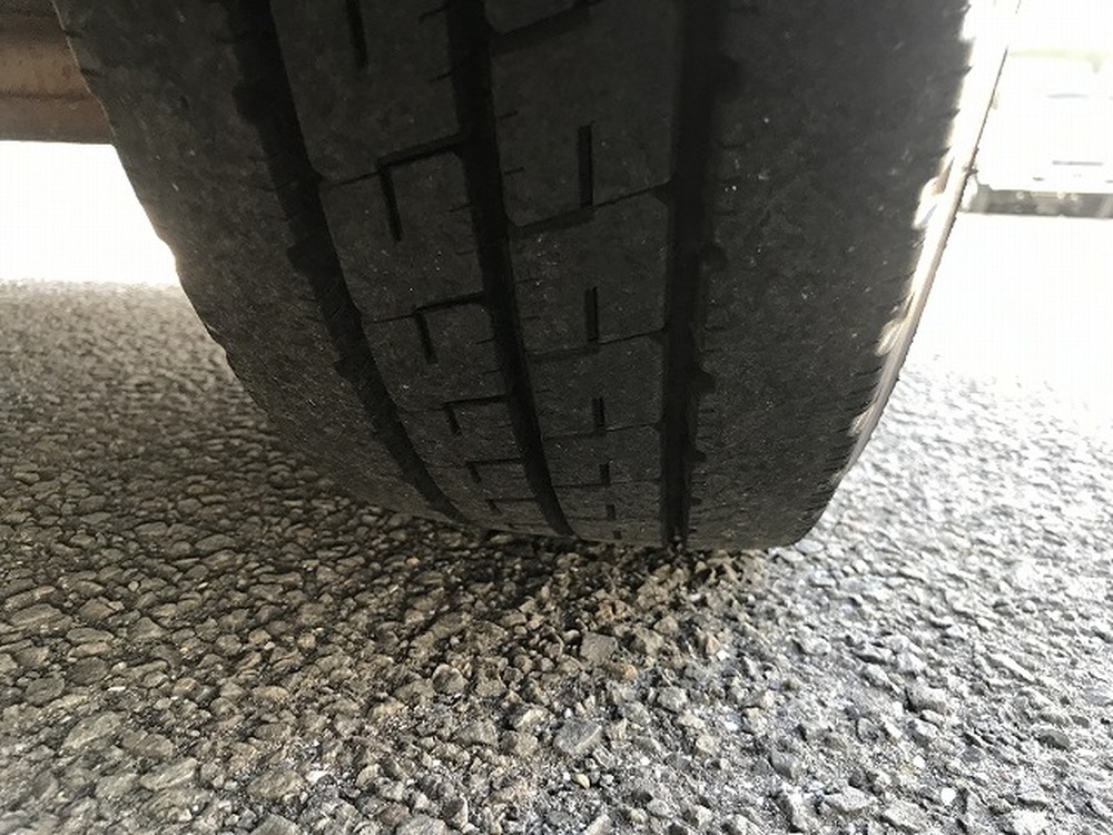 日野　デュトロ