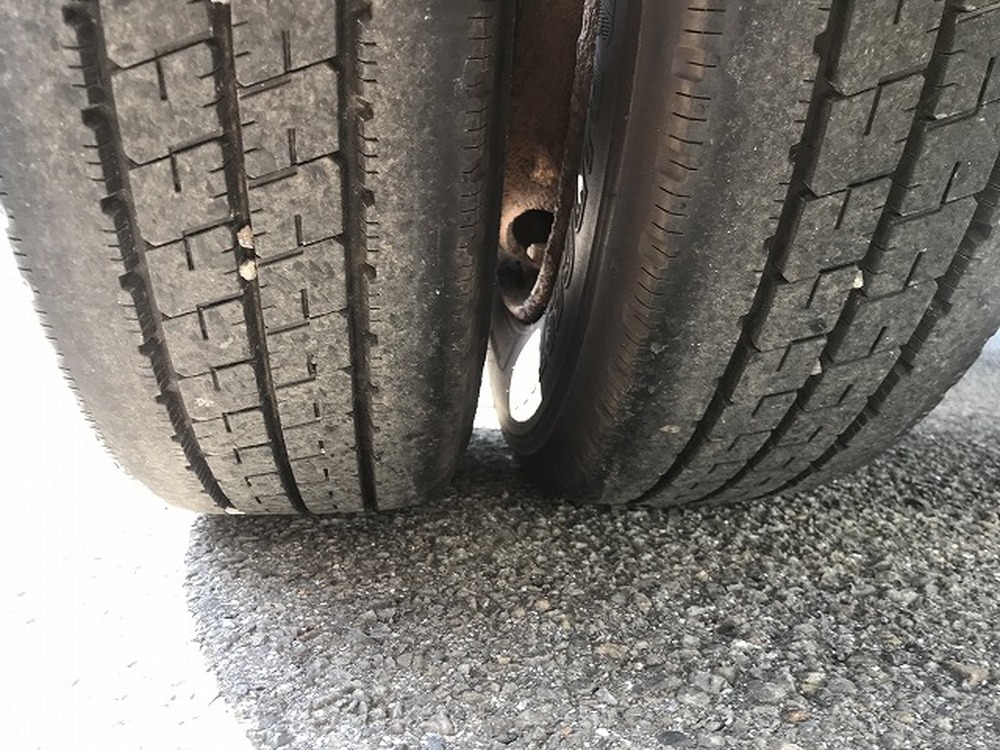 日野　デュトロ