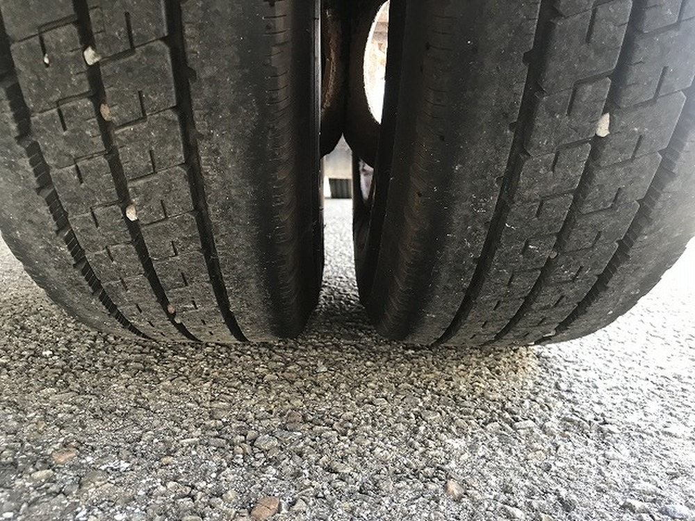 日野　デュトロ