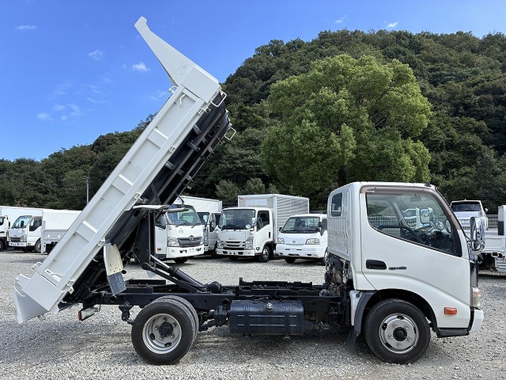 日野　デュトロ