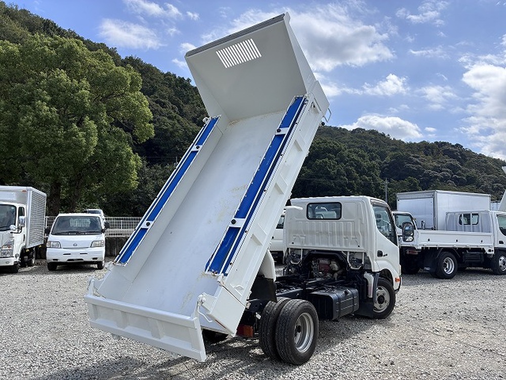 日野　デュトロ