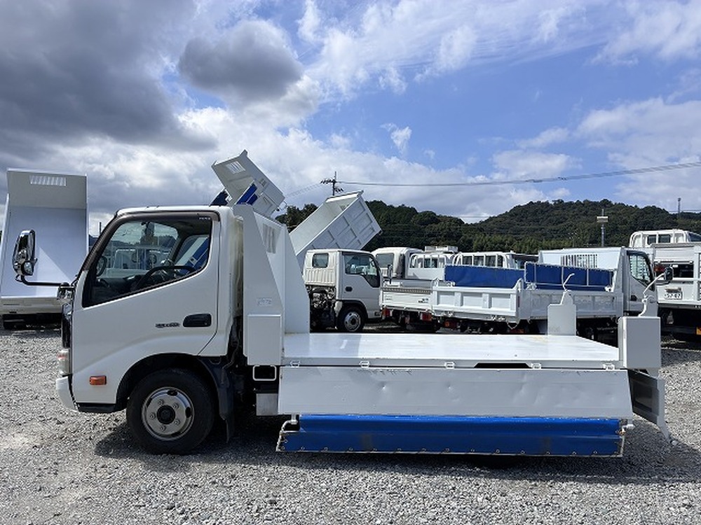 日野　デュトロ