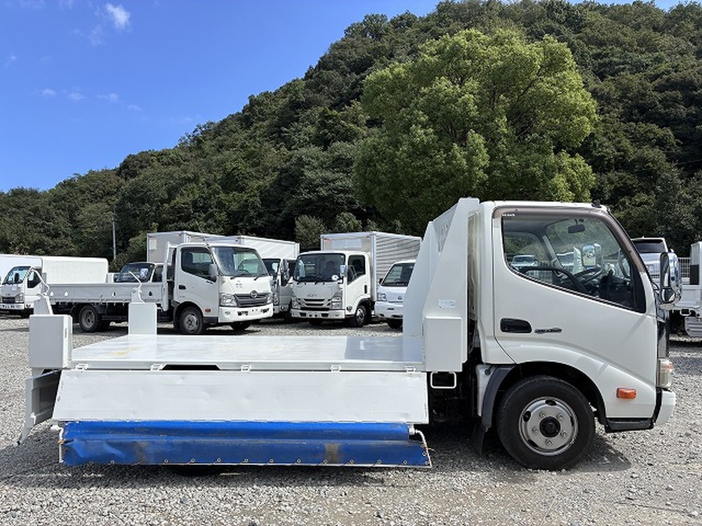 日野　デュトロ