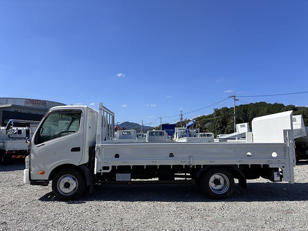 日野　デュトロ