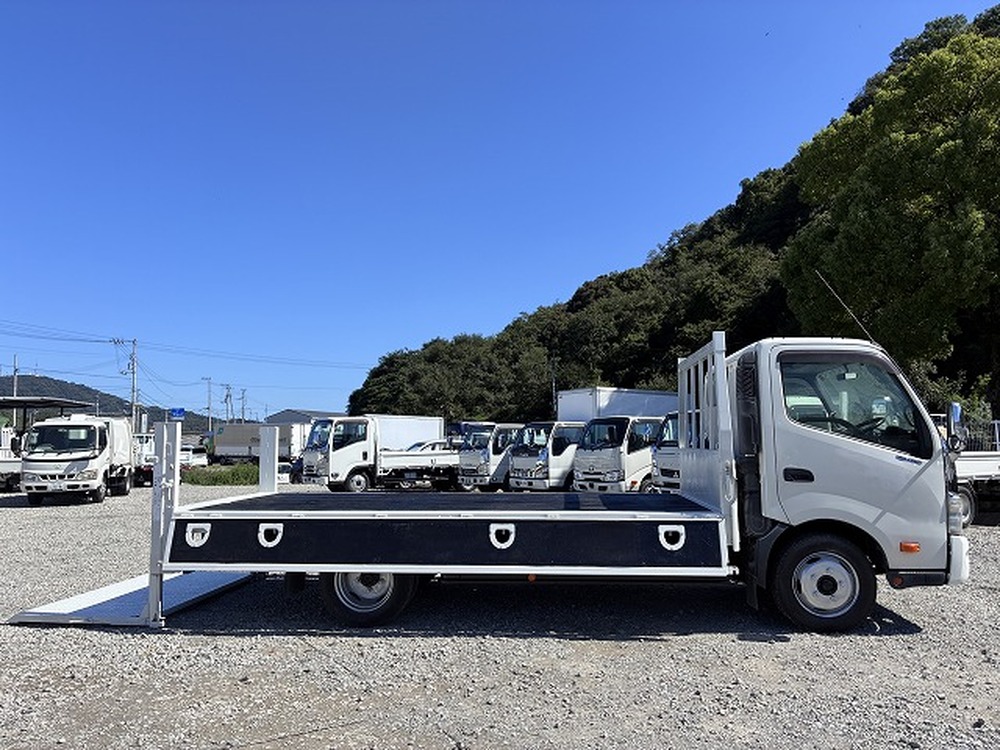 日野　デュトロ