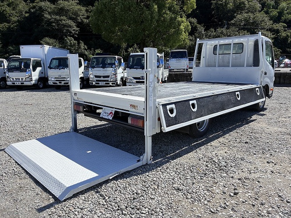 日野　デュトロ