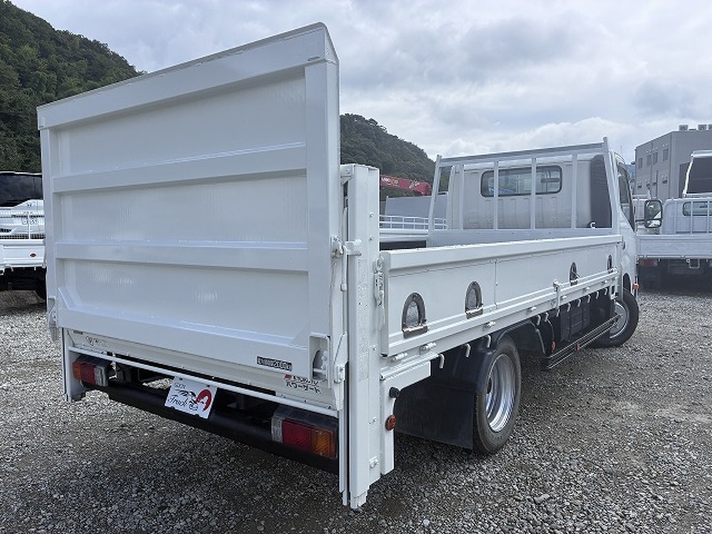 日野　デュトロ