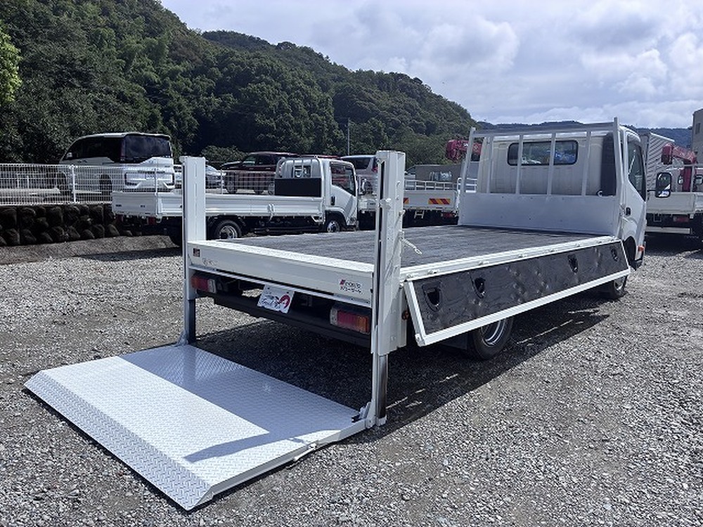 日野　デュトロ