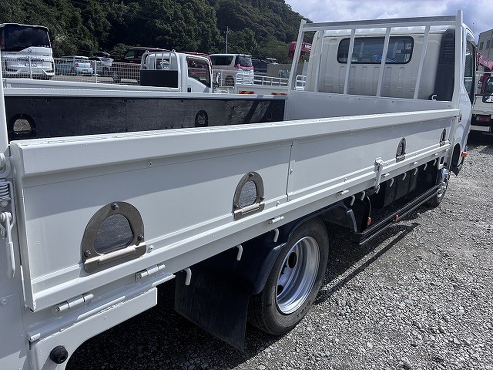 日野　デュトロ