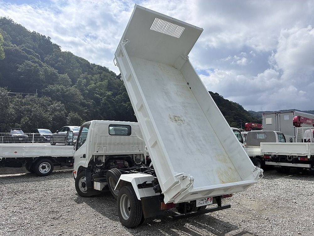 日野　デュトロ
