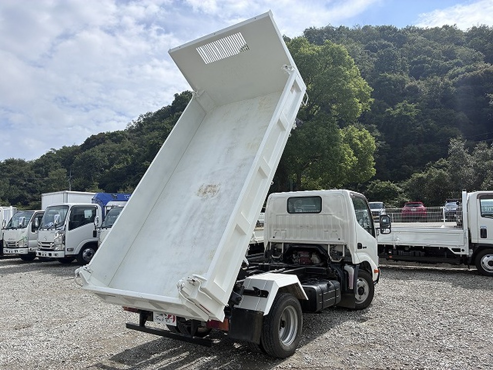 日野　デュトロ