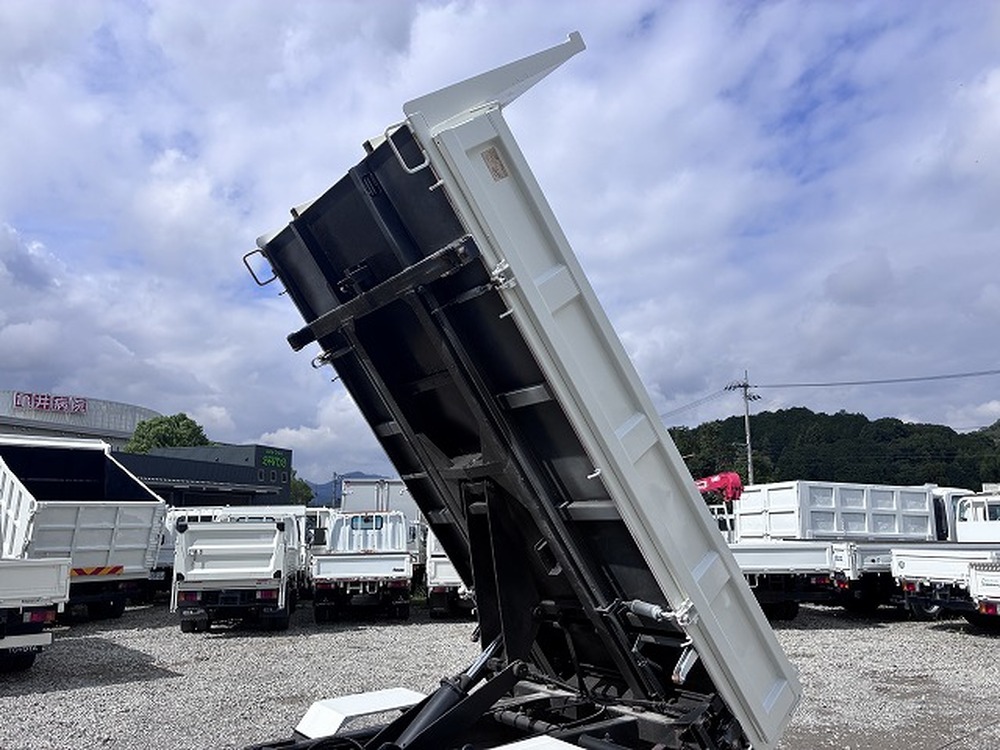 日野　デュトロ
