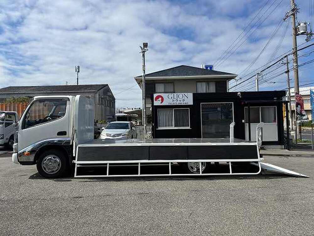 日野　デュトロ