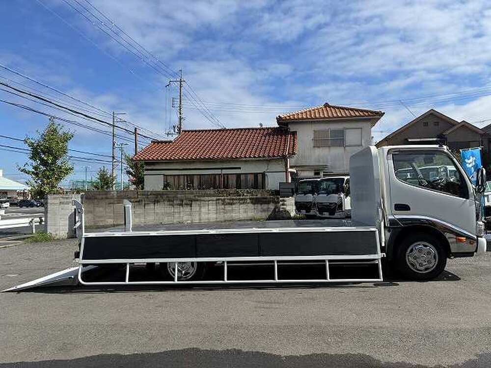 日野　デュトロ