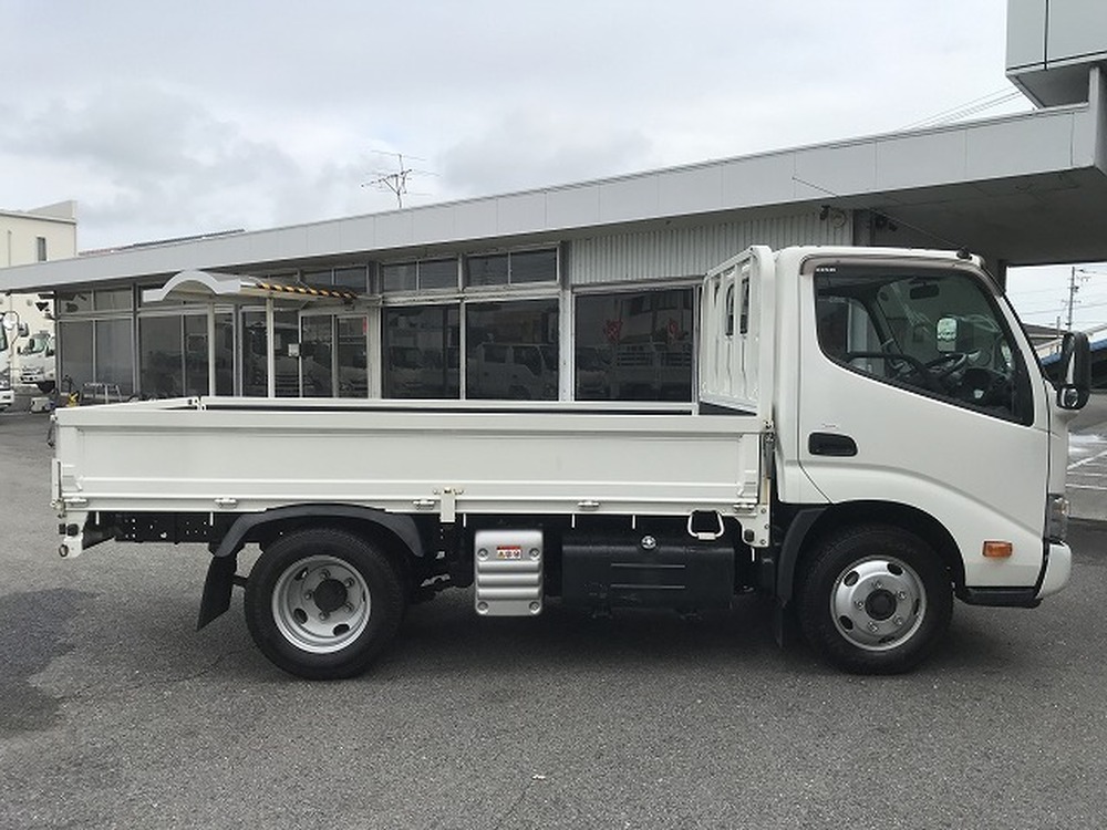 日野　デュトロ