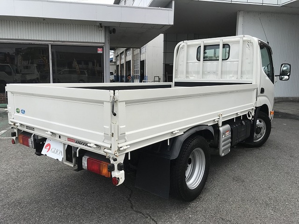 日野　デュトロ