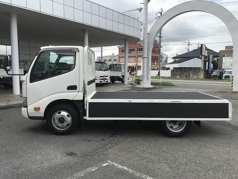 日野　デュトロ