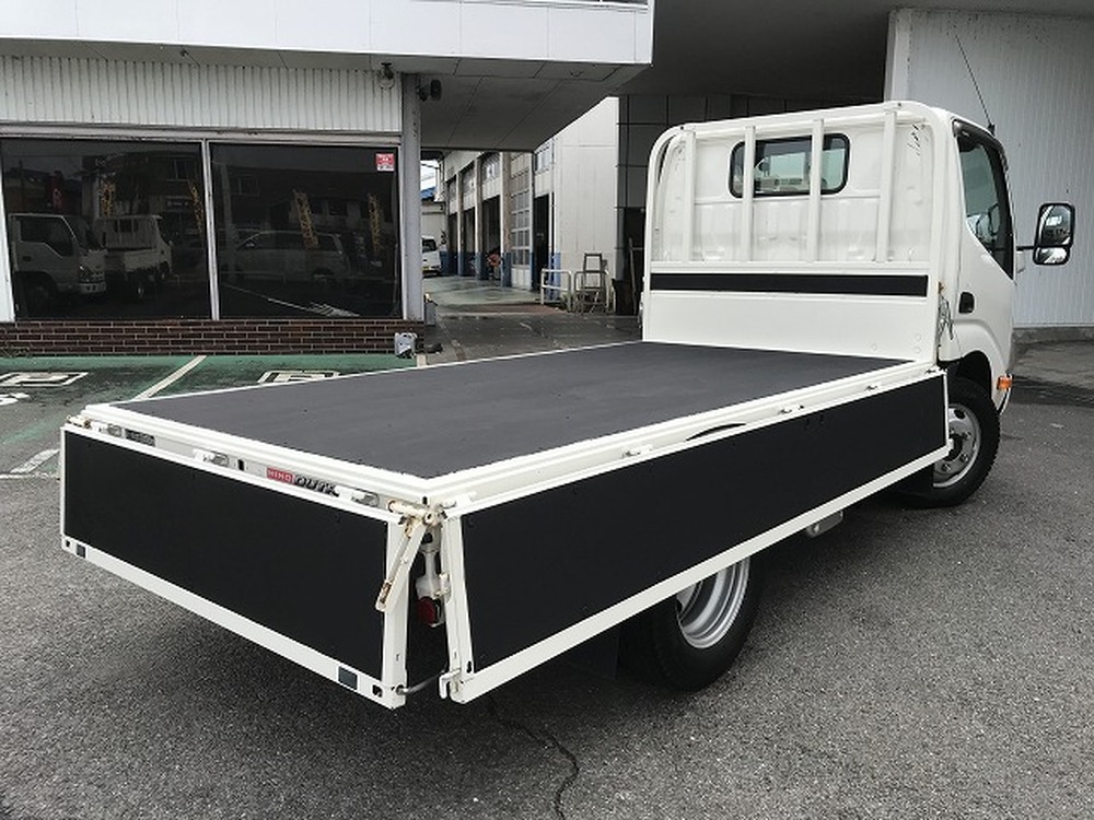 日野　デュトロ