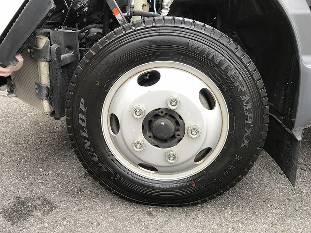 日野　デュトロ
