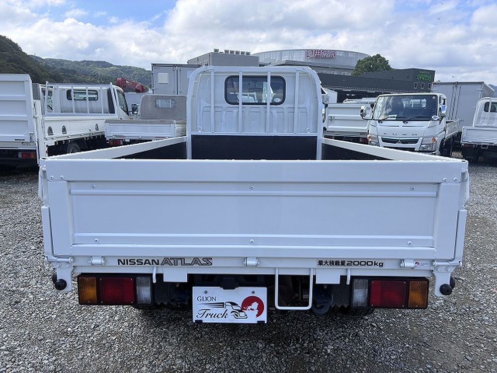 日産　アトラストラック