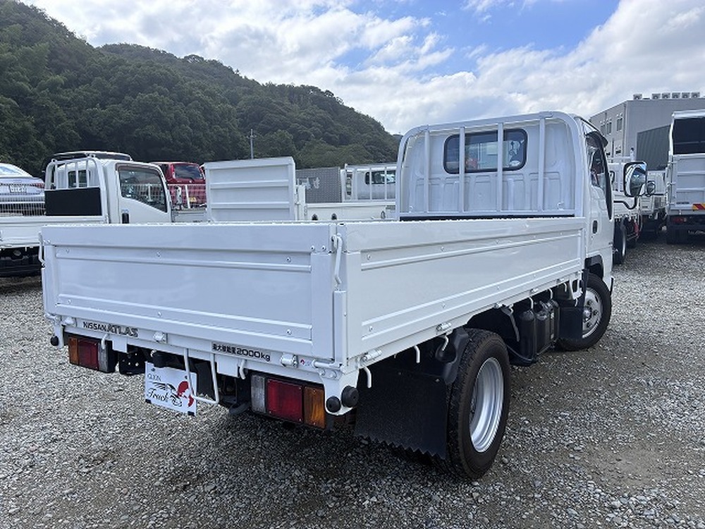日産　アトラストラック