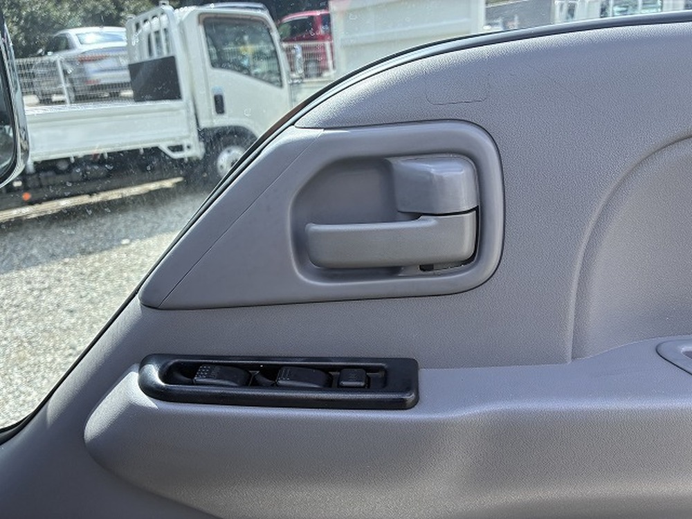 日産　アトラストラック